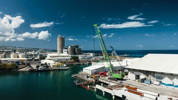 140 t duty cycle crane, SENNEBOGEN 6140 HD, Hydraulic engineering , Reconstruction of a quay in Reunion Island