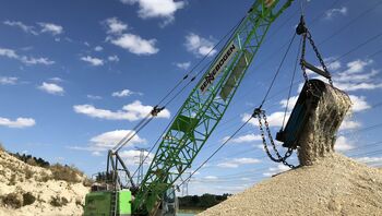40 t duty cycle crawler crane SENNEBOGEN 640 with dragline, extraction of sand and gravel, France